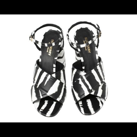 💯 Authentic 
Burberry
Black/White Leather Castlebar Ankle Strap Size - Picture 3 of 7